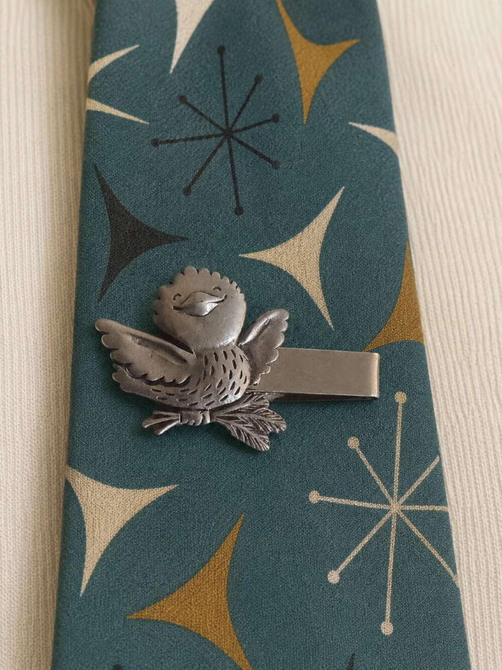 Sparrow Songbird Vintage Mid Century Modern Silver Tie Clip - Happy Smile Bird